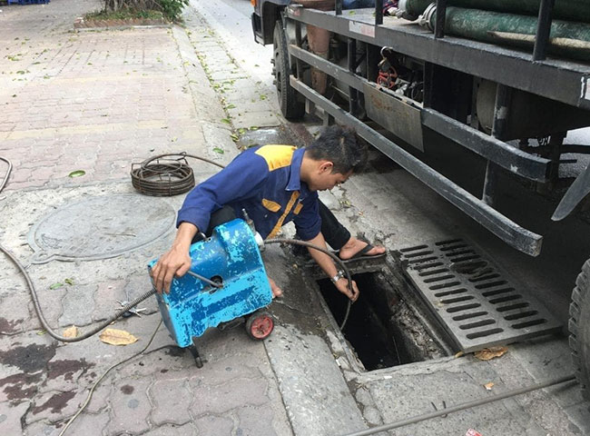 Thông tắc cống Đông hòa