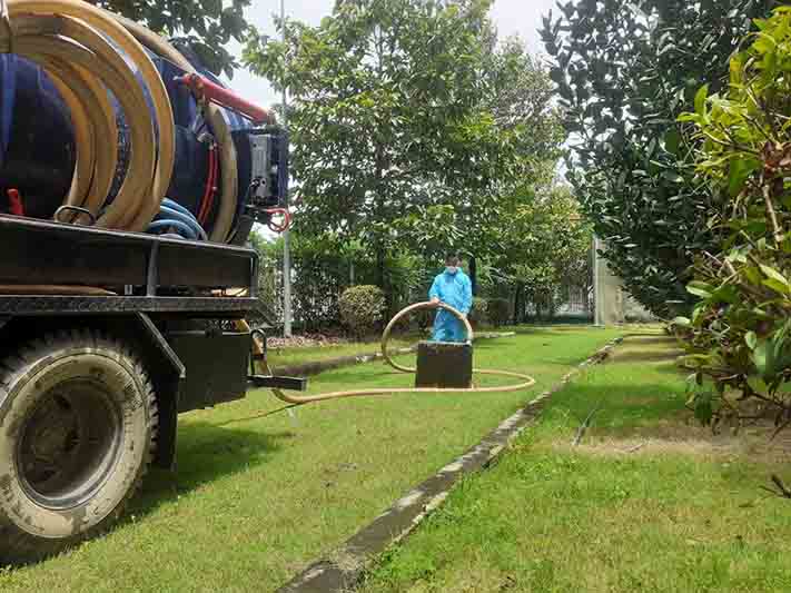 quy trình hút hầm cầu dĩ an